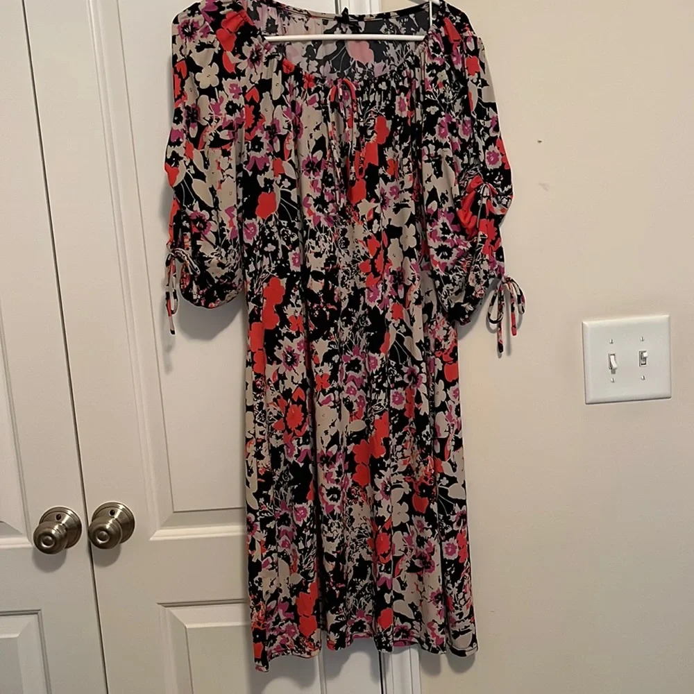 Madison: Dress - Picture 1 of 6